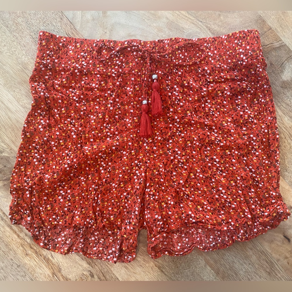 Red Floral Print Tassel Shorts